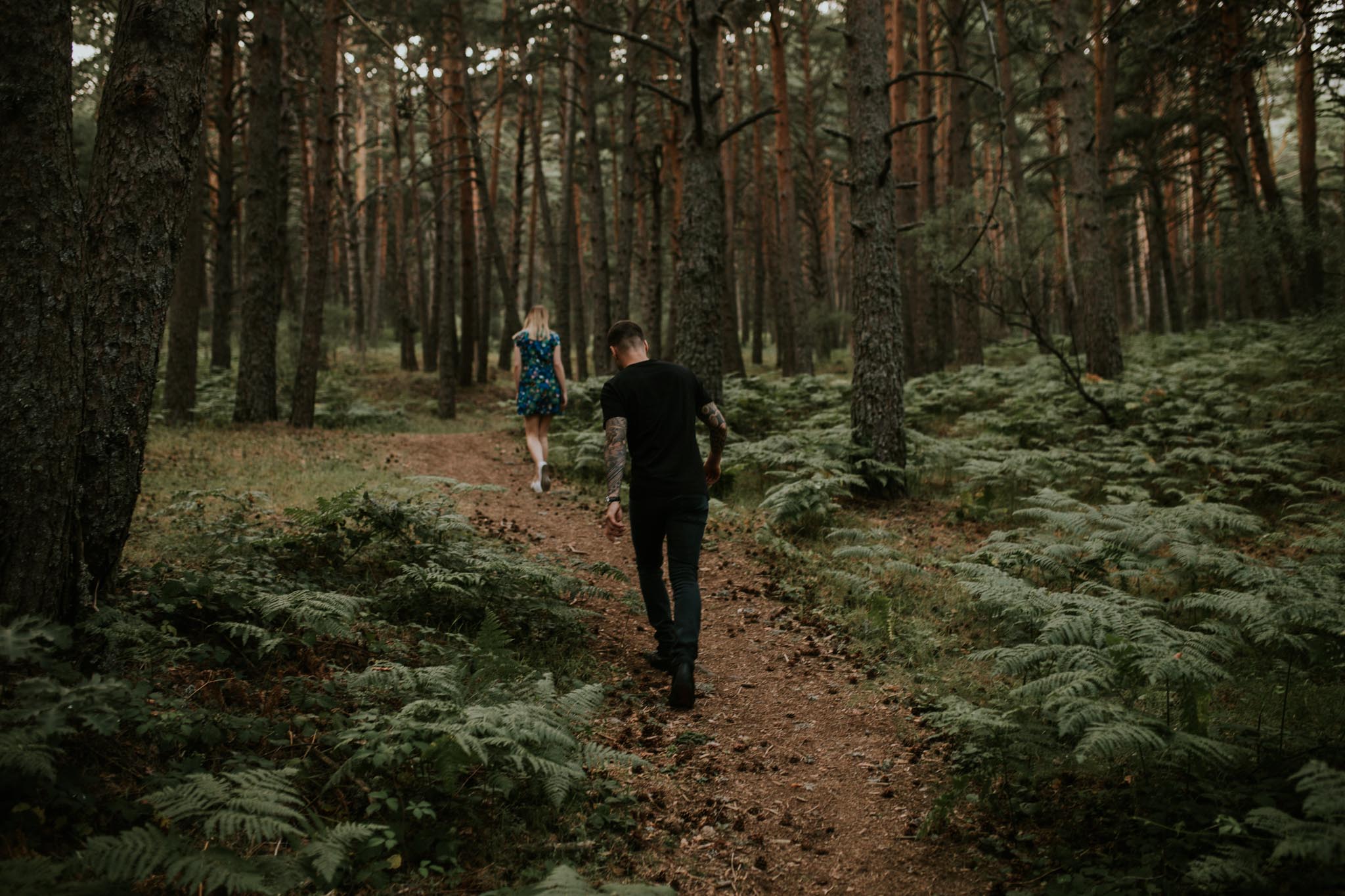 Fotografia pareja bosque 2 Concorazon