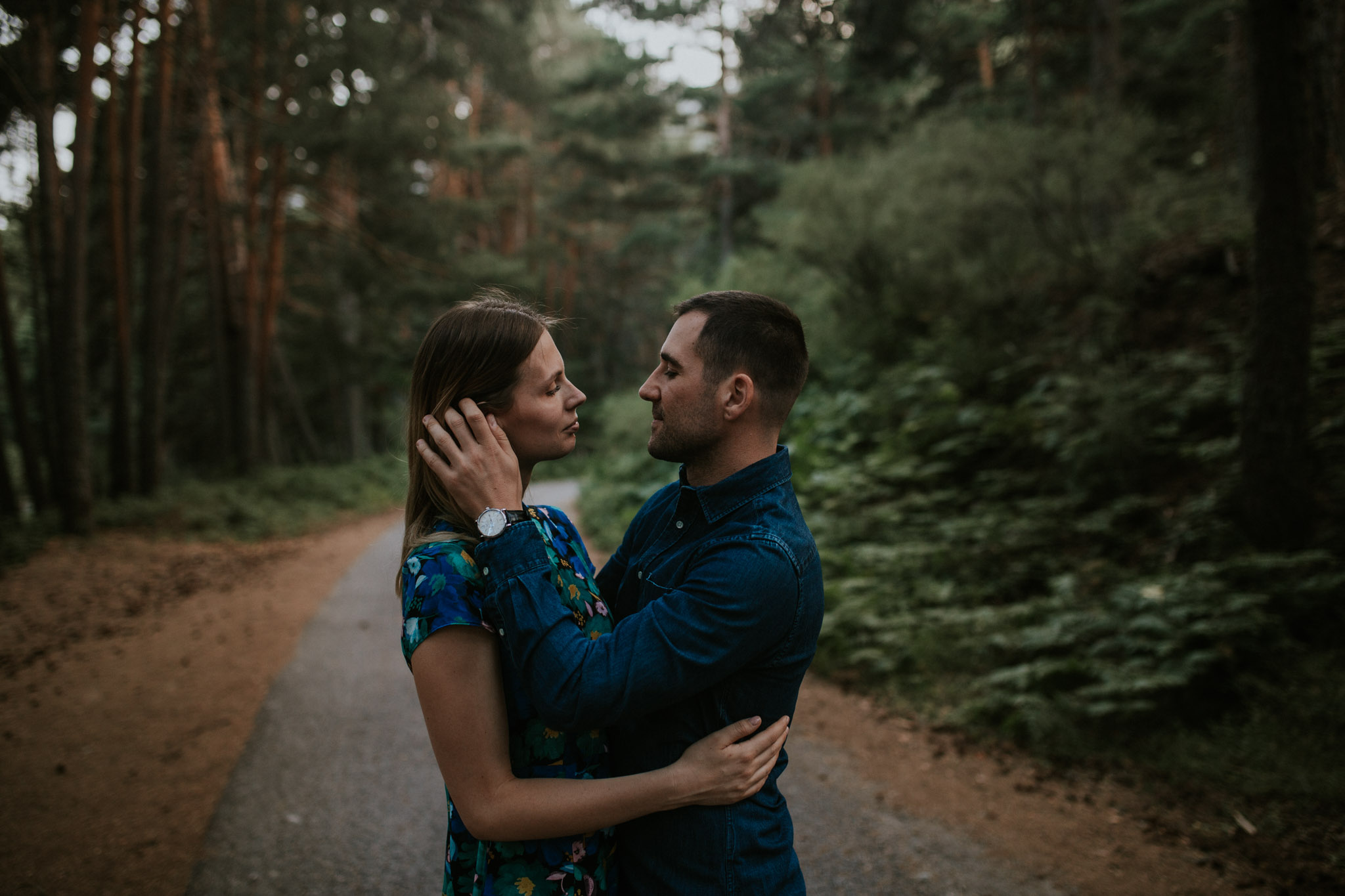 Fotografia pareja bosque 60 Concorazon
