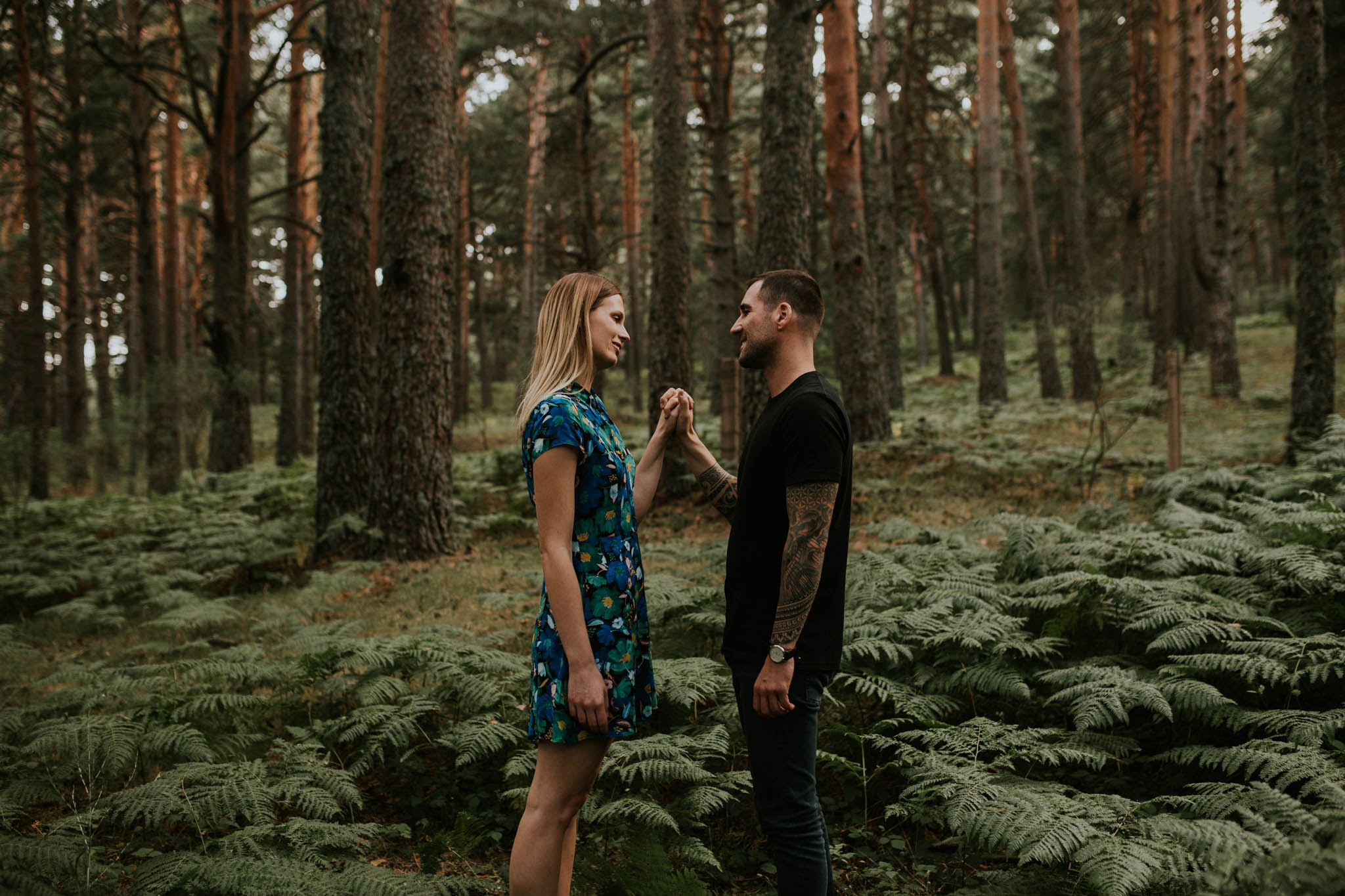 Fotografia pareja bosque 7 Concorazon